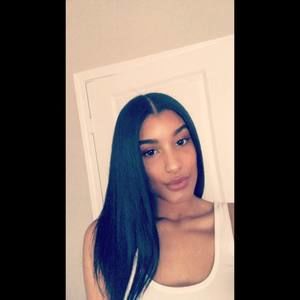 Meet your Posher, Simone